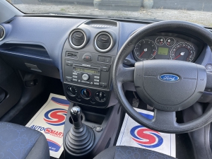 Gallery image of Ford Fiesta Style