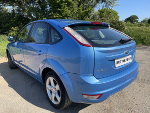 Gallery image of Ford Focus 1.6 Zetec