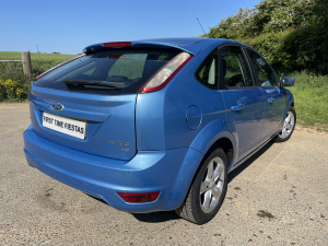Gallery image of Ford Focus 1.6 Zetec