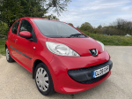 Gallery image of Peugeot 107